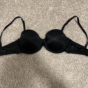 black push-up bra